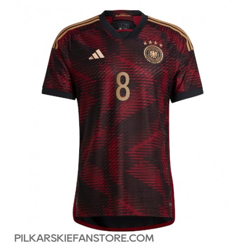 Tanie Strój piłkarski Niemcy Leon Goretzka #8 Koszulka Wyjazdowej MŚ 2022 Krótkie Rękawy